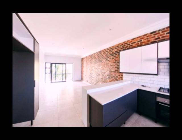 3 BEDROOM APARTMENT FOR SALE IN BRYANSTON